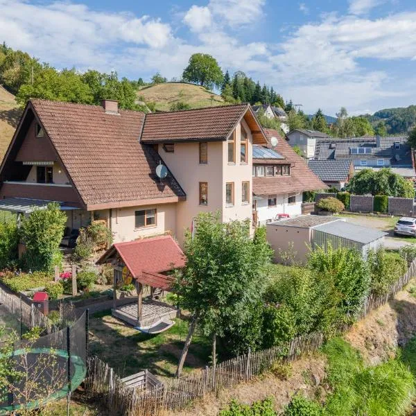 Ferienwohnung Wiesenblick – hotel w mieście Oberharmersbach