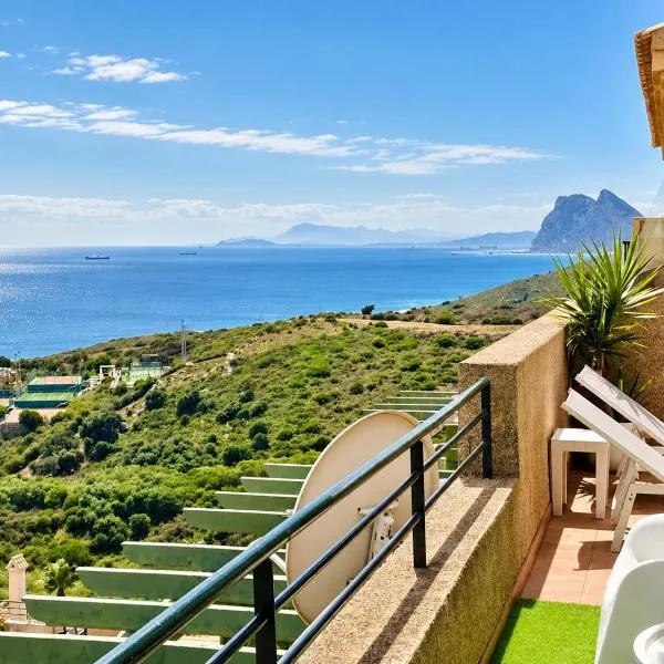 Bohemian Penthouse in Alcaidesa, hotel a La Alcaidesa
