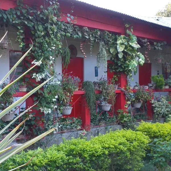 Atmaja The Cottage Garden Under Tourism Department Government of West Bengal، فندق في Māldah