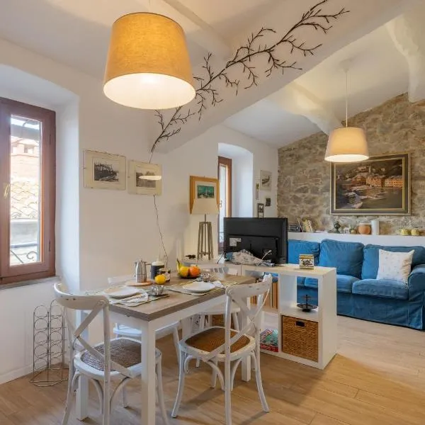 Castle Apartment with Lake View, hotelli kohteessa Passignano sul Trasimeno
