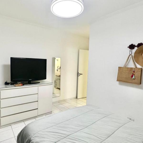 Apartamento Enseada 200 m do mar
