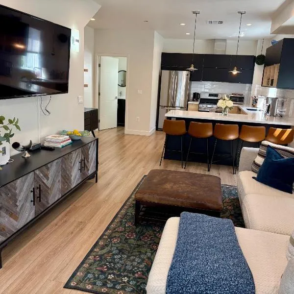 Cheerful 3B 3Bath Townhouse, hotel en Sherman Oaks