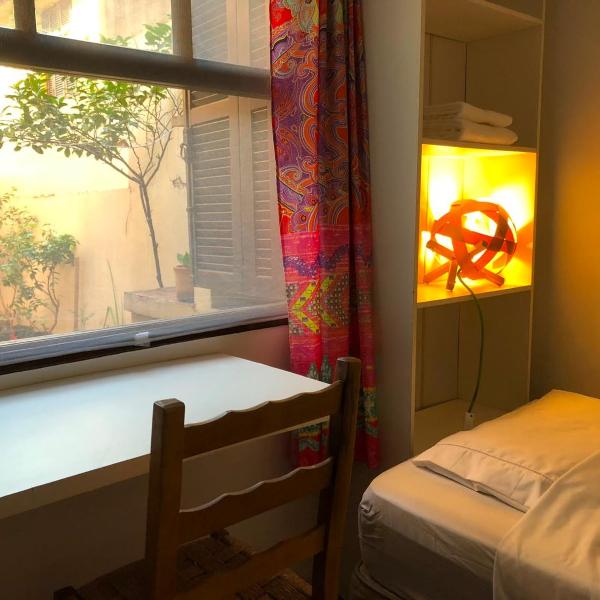 Edicula completa com mini cozinha, charmosa, tranquila e individual a 300m da USP