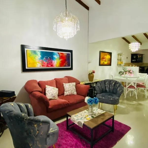 Apartamento Las Colinas, готель у місті Roldanillo