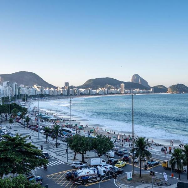 Beachfront Apt with Panoramic Views of Sugarloaf