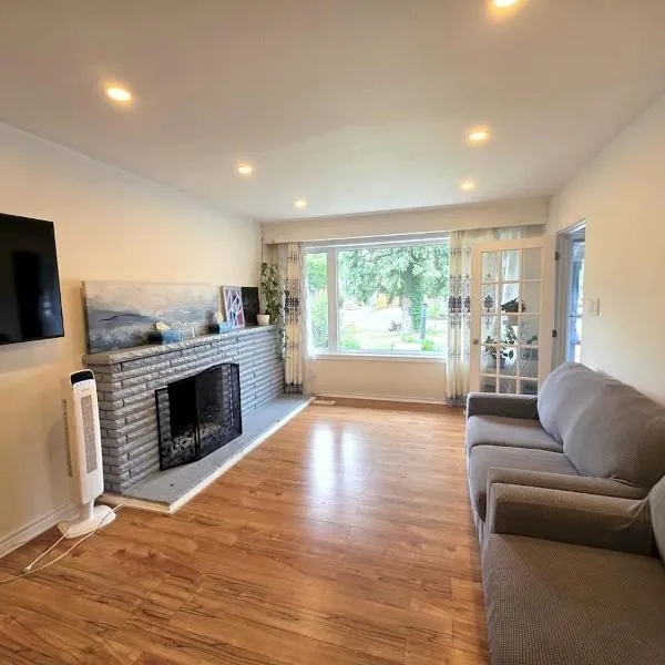 Spacious Toronto Home Near Transit, 3 BR, Sleeps 8, hotel a Toronto