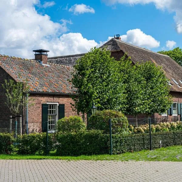 Farmhouse with terrace in Montfoort, hótel í Montfoort