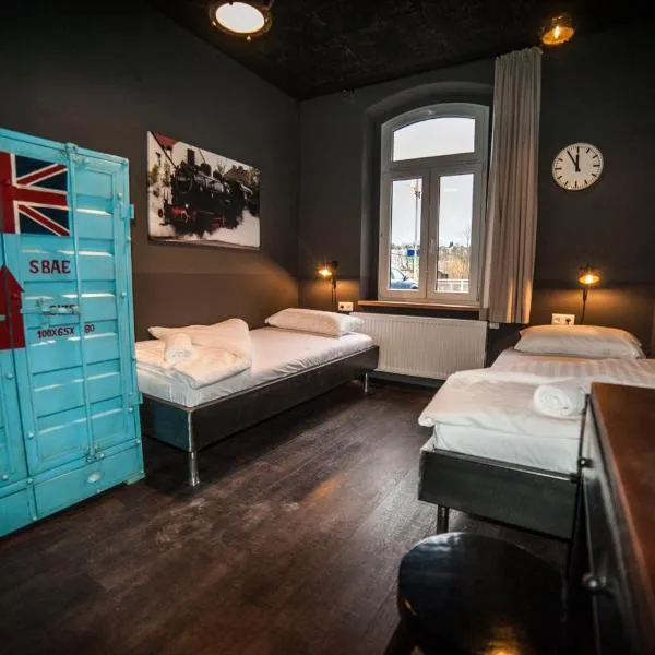 Hostel am Bahnhof, отель в Зуле