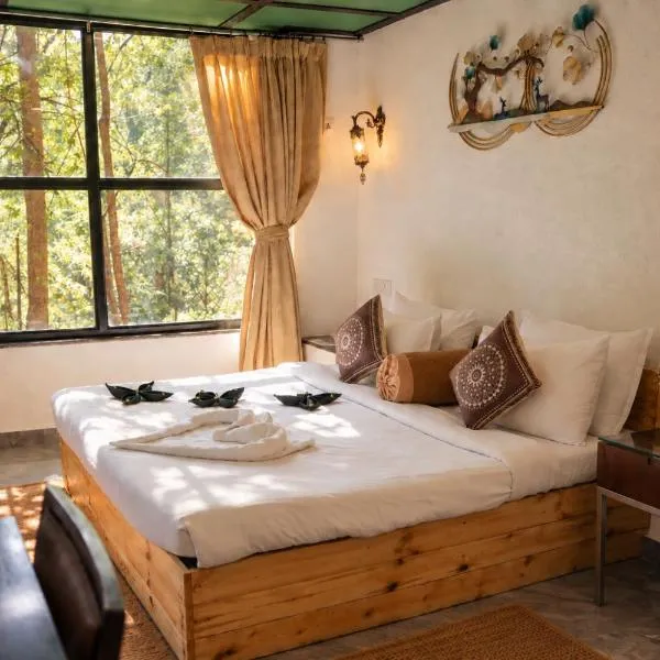 Pench Wilderness Camp Resort, hotel en Khawāsa
