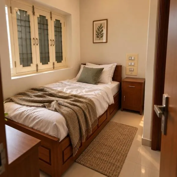 Shithila rest house، فندق في Darbhanga