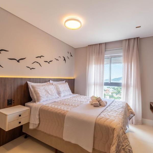 Apto Vista Mar a 350m da Praia da Armaçao e 10 min do Beto Carrero World com Piscina Sala de Jogos Brinquedoteca e Playground Ar Condicionado Sacada com Churrasqueira e Vaga Privativa Conforto Praia e Diversão para Toda a Familia - Foto 2