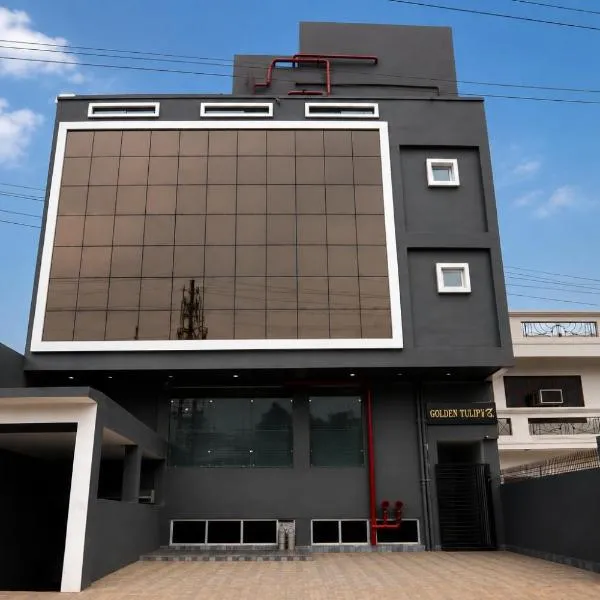 Hotel Golden Tulipz, hotel u gradu Gorakpur