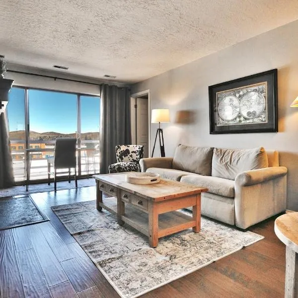 Top Floor Centrally Located Free Bus to Lifts, Hotel in Park City