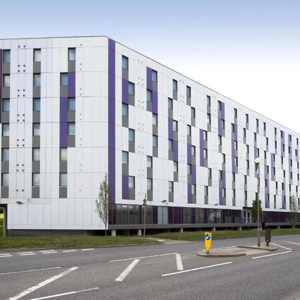 Premier Inn Heathrow Airport Terminal 4 โรงแรมในฮิลลิงดัน