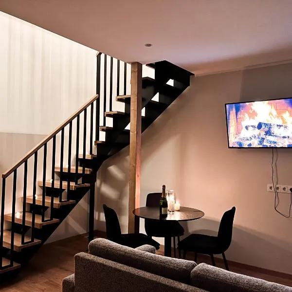 Spacious Romantic Riverside Loft with Two Levels, hotel in Tartu