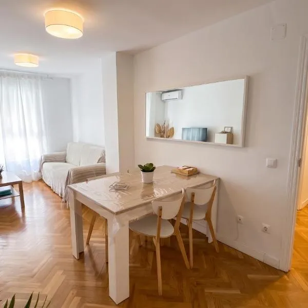 Apartamento Las Rozas centro con Parking incluido, hotel u gradu Las Rosas de Madrid