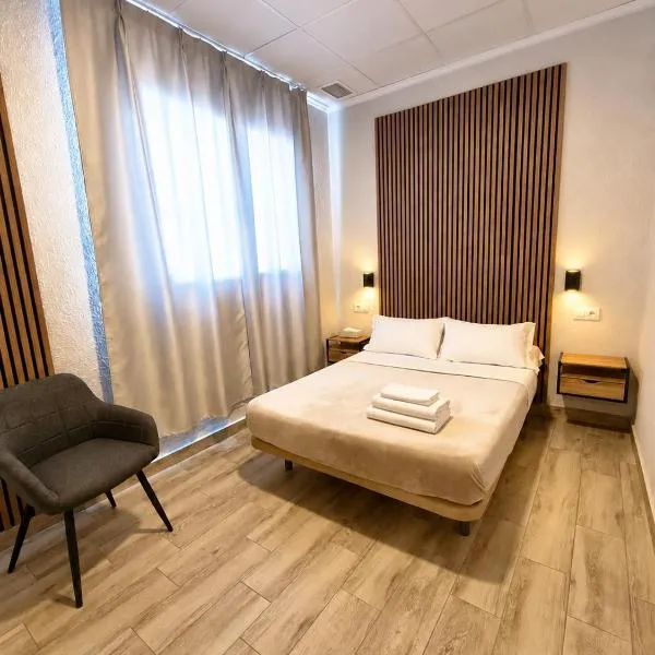 Pensión A&E, hotel v mestu Manises