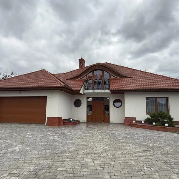 HI house – hotel w mieście Rzęskowo