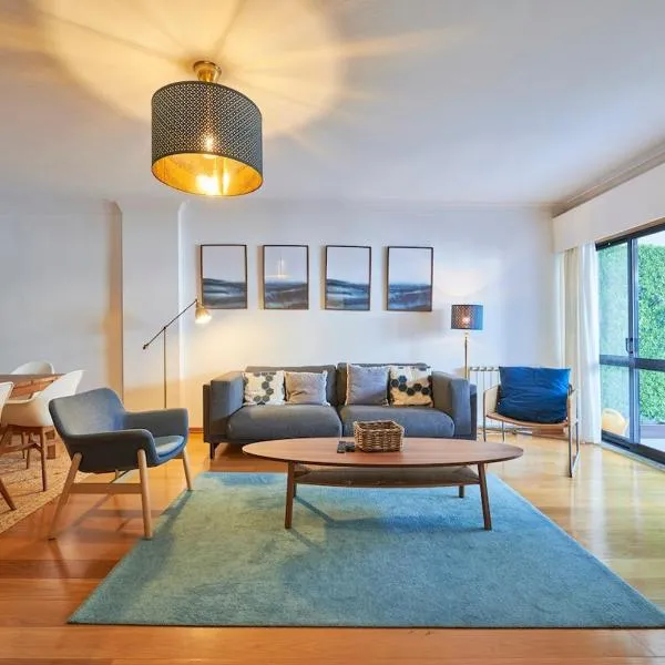 Amazing Downtown Family Apartment with terrace and parking, viešbutis Lisabonoje
