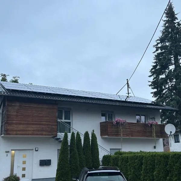 MAISON FASAN Attersee Zimmer, hotel en Sankt Georgen im Attergau