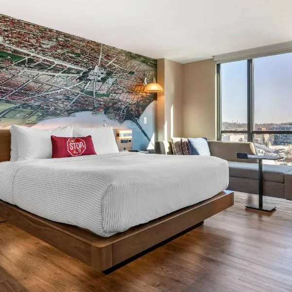 Cambria Hotel Washington DC Navy Yard Riverfront, Hotel in Washington