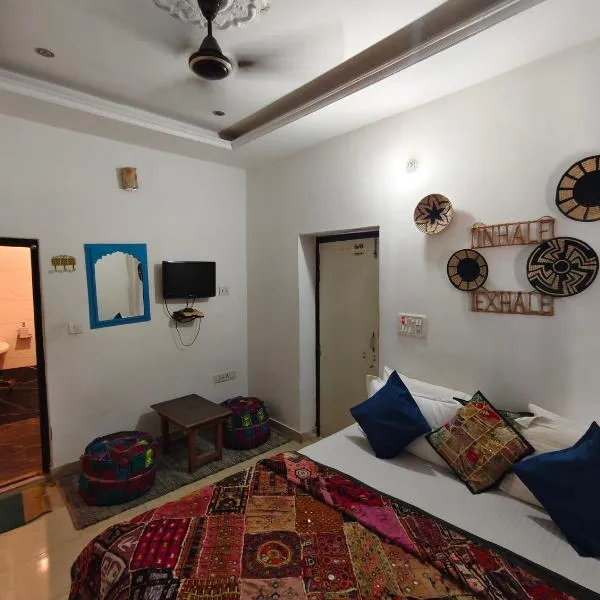 Blue Eye Hostel, готель у місті Джайсалмер