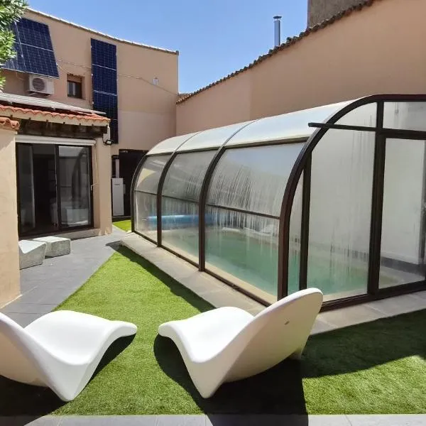 CASA ERNESTO. Piscina Climatizada, porche y garaje, hotel i Zamora
