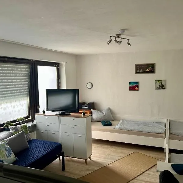 Deine Pension, Family & Friends Room P3, 5 beds, 25qm, Check-in 4PM till 5AM, hotel u gradu 'Creglingen'
