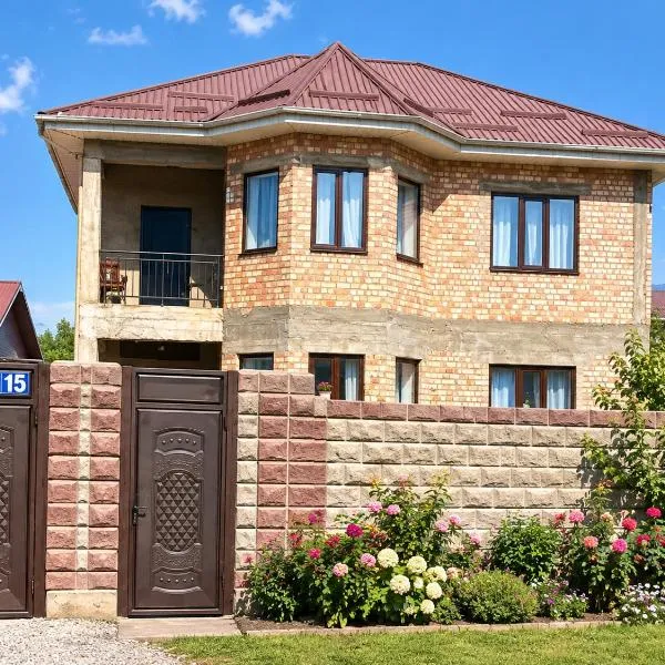 Abinur Guest House, Hotel in Karakol
