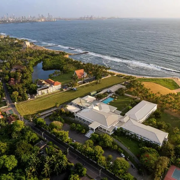Pegasus Reef - A Beach Resort in Colombo, hotel i Colombo