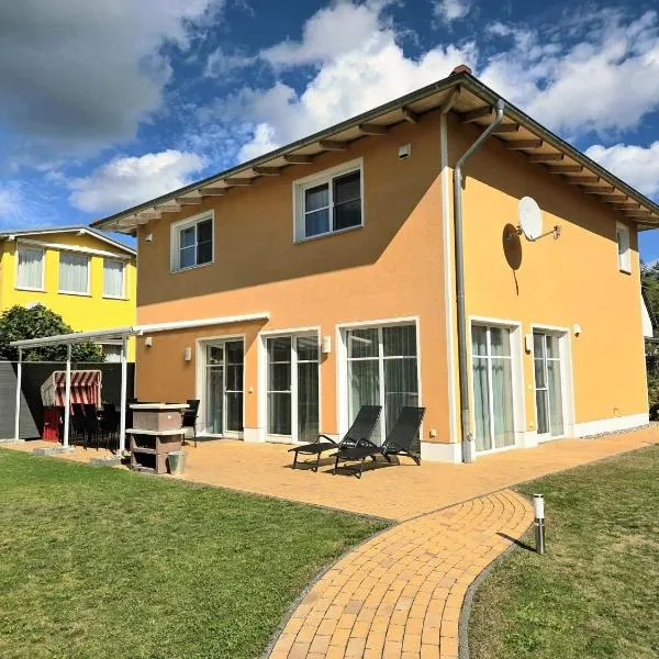Ferienhaus Meinholdstraße mit eigener Sauna, Kamin, 4 Schlafzimmern ca 500m vom Ostseestrand, hotel sa Ostseebad Koserow