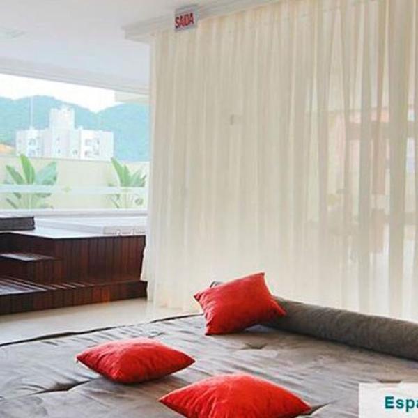 Luxury Bc apartment, 3BD, 2 garages, gym, leisure - Foto 2