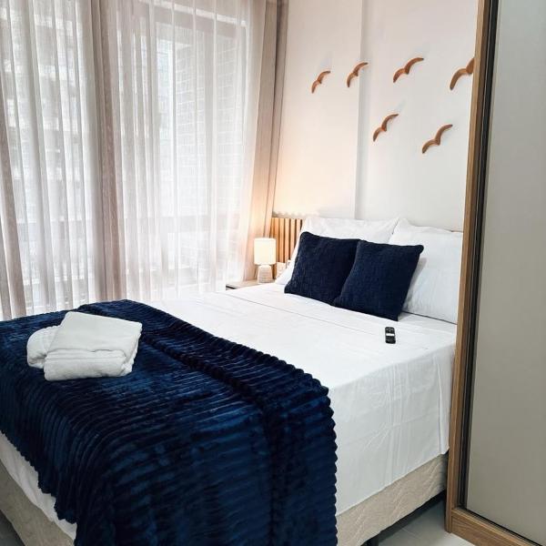 Smart Izidro Cozy 2Q 2B 1 block from the beach