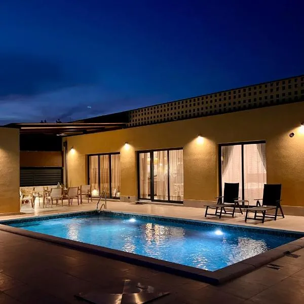 Villa Grandpa Paul's Heritage, heated pool - year round Dalmatia, hotel din Kaštela