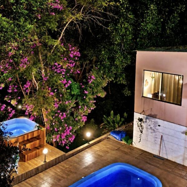Refúgio na Serra da Cantareira - piscina, jacuzzi e cascatas