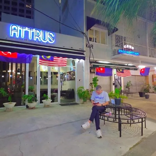 Attrus Bed & Breakfast: Johor Bahru şehrinde bir otel