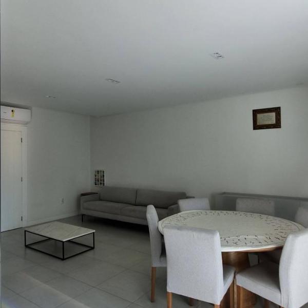 Apartmento 150 metros do mar em Meia-Praia - Foto 4
