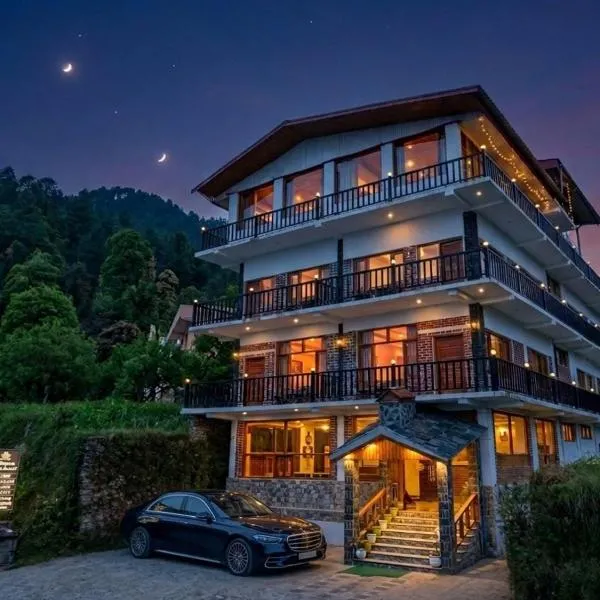 LA Riqueza Kanatal - Himalayan View Rooms - Parking on Site - Close to Surkanda Devi Temple & Jungle Safari, hotel di Kanatal