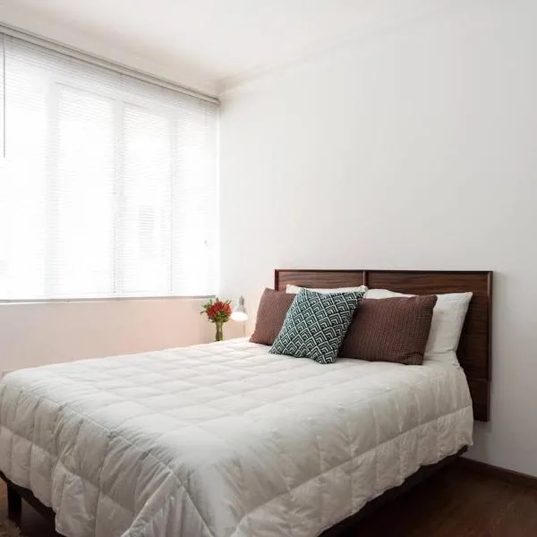 Condesa Residence Campeche 9 Comfortable 2 Bedroom, 1 Bath Retreat Featuring Generous Spaces, Hotel in Mexiko-Stadt