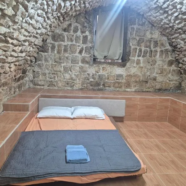 המערה אירוח דרוזי – hotel w mieście Ḥurfeish