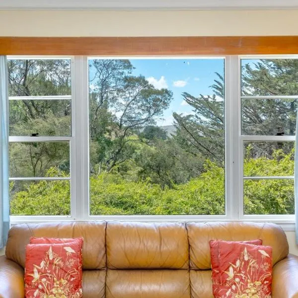 Tinui Food Forest Cottage, hotell i Whareama