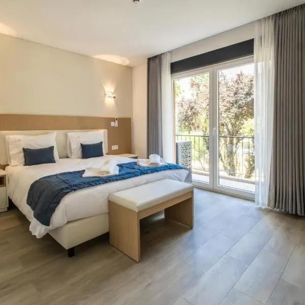 J Home Amadora, hotel ad Amadora
