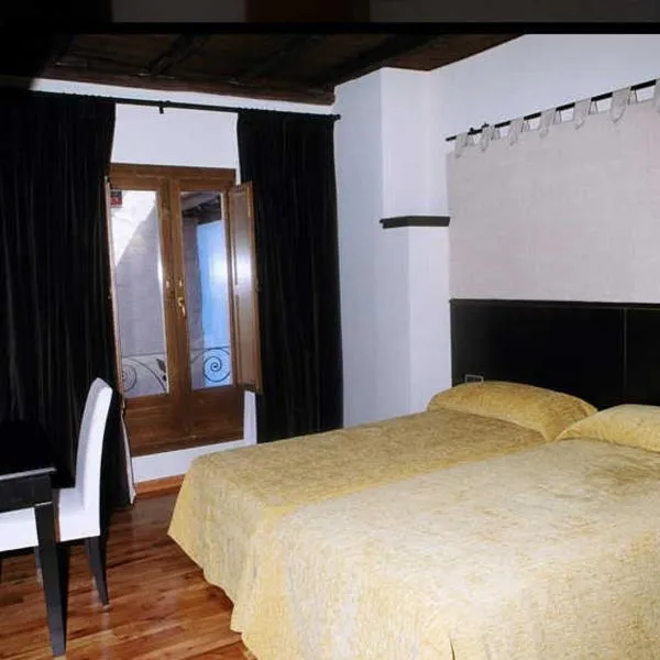Posada Arco de San Miguel, hotel v destinaci Calatayud