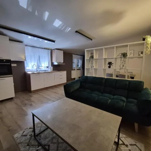 Apartmani i sobe Kralj Zvonimir, מלון בנובה גראדישקה