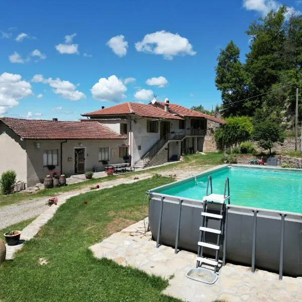 La Cuccia del Sole Panoramische appartementen met zwembad, hotel a Cortemilia
