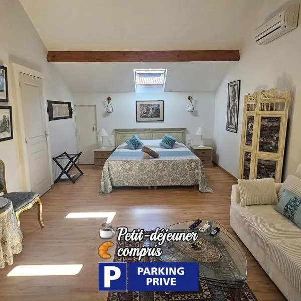 Suite indépendante de 66m2 tout confort et calme, Hotel in Villefranche-de-Rouergue