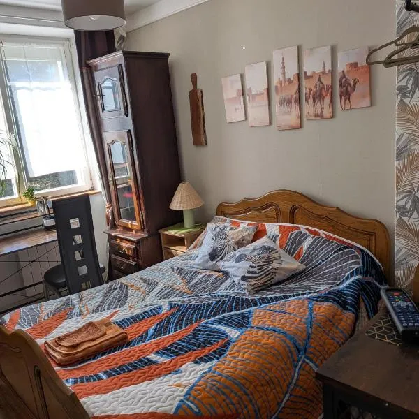 Chambre " Nid Cosy " Charme et Détente chez Fred, hotel v mestu Gorron