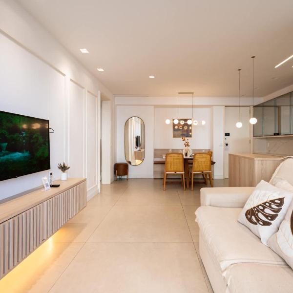 Luxury Pool & Garage 8 Min to Copacabana Beach