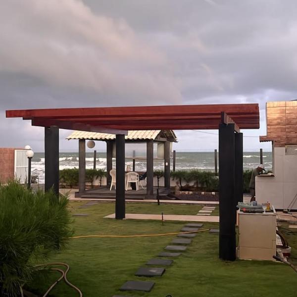 Casa em frente ao mar na praia da caueira