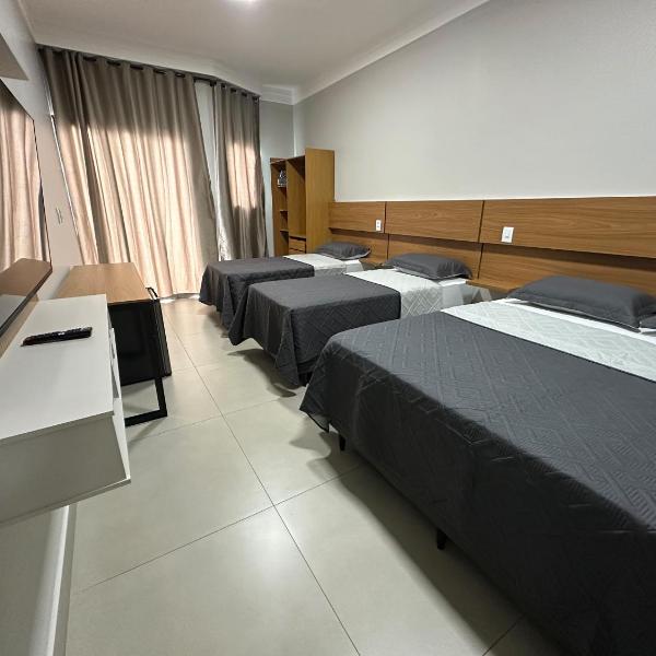 Johnnys Hotel Motel Quarto Familia 4 pessoas